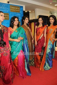 Models Display Akshaya Thtirhiya Collections at Sakhi Fashions