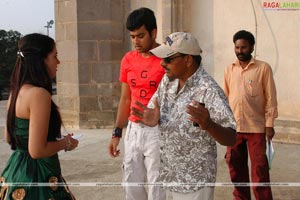 Adi Nuvve Working Stills