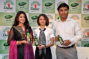 Sneha Launches Dabur Aamla Hair Oil