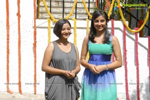 Bhanu Sri Mehra-Kamna Jetmalani-Nikitha-Swetha Basu Prasad Film Muhurat