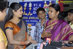 Chitralekha Launches Vastra Varanam Exhibition cum Sale at Satya Sai Nigamagamam