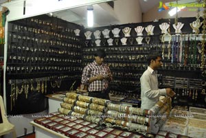 Chitralekha Launches Vastra Varanam Exhibition cum Sale at Satya Sai Nigamagamam