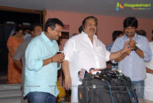 Dasari Narayana Rao Watches Gabbar Singh