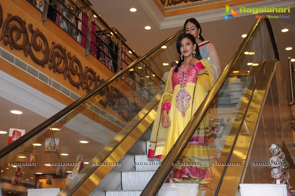 Kalanikethan 2012 Summer Collections Launch