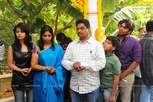 Mangam Srinivas-Ee Rozullo Fame Reshma's Untitled Film Muhurat