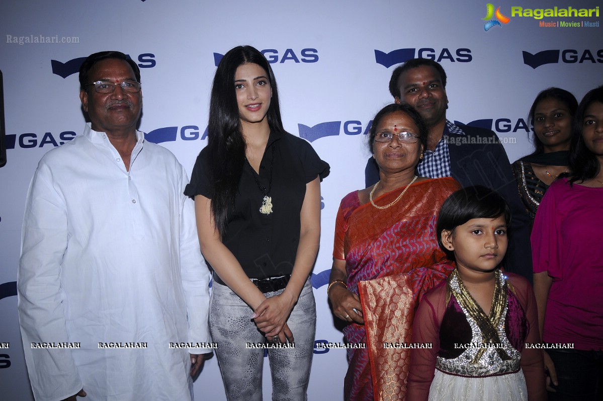 Shruti Haasan launches GAS Jeans Showroom