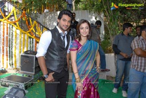 Aadi, Nisha Agarwal's Sukumarudu Muhurat