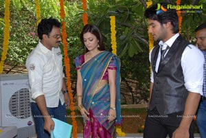 Aadi, Nisha Agarwal's Sukumarudu Muhurat