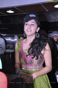 Taapsee visits Venky's XPRS Outlets