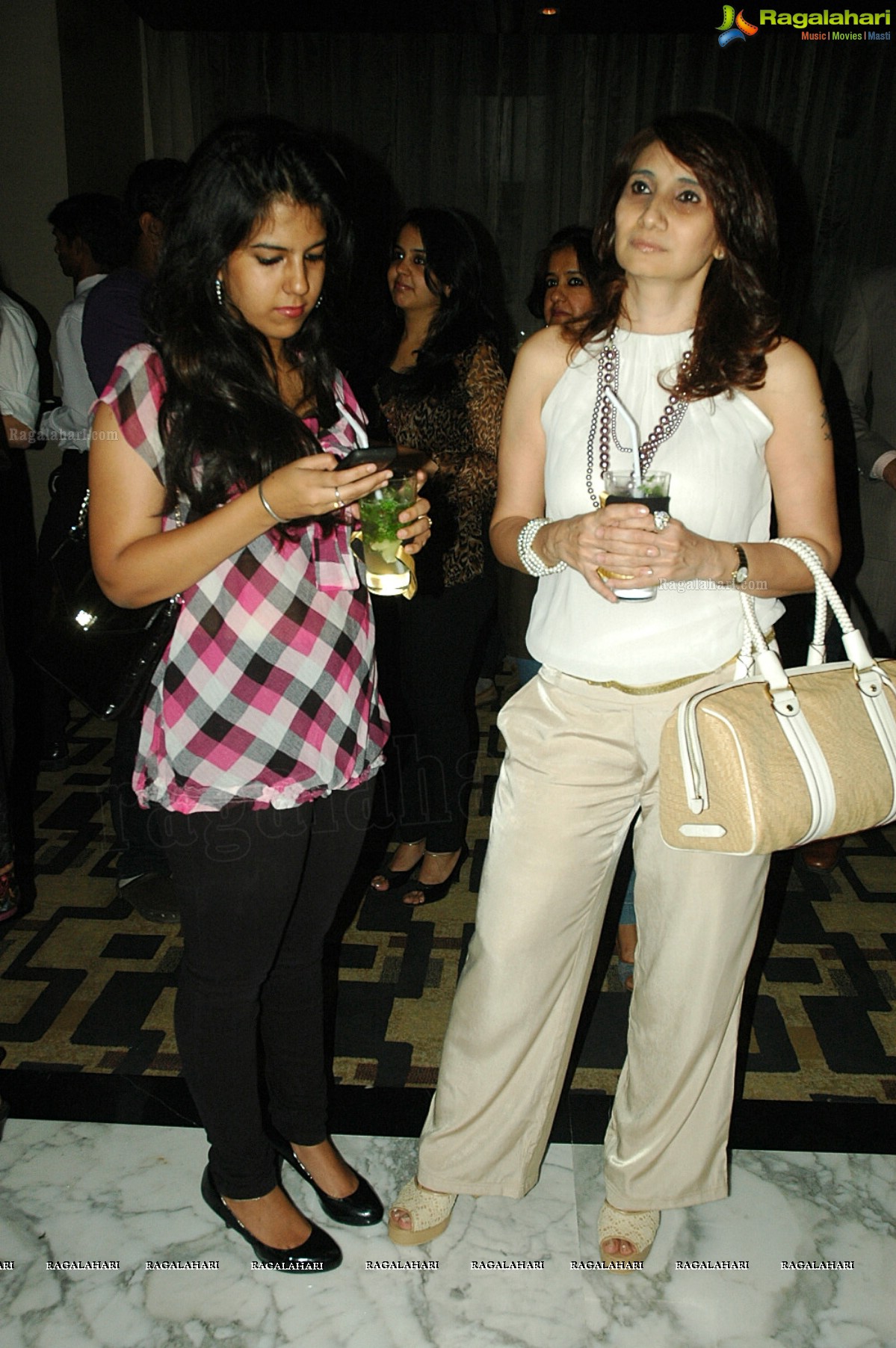 Tease Lounge Bar Launch at Taj Vivanta