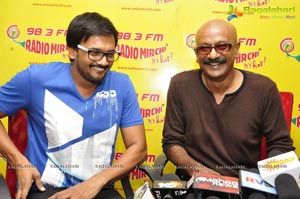 1000 Abadhalu Team at Radio Mirchi