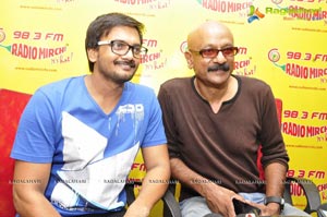 1000 Abadhalu Team at Radio Mirchi