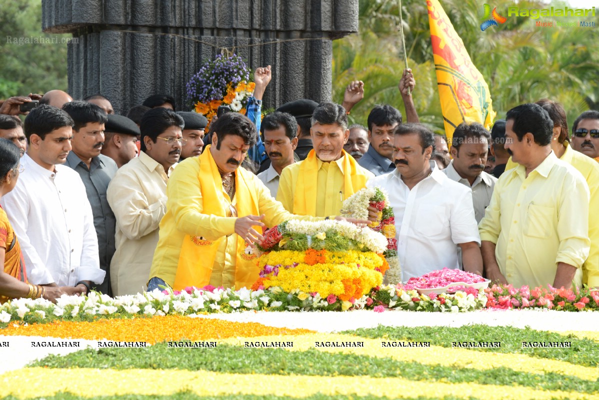 May 28, 2013: Nandamuri Family at NTR Ghat