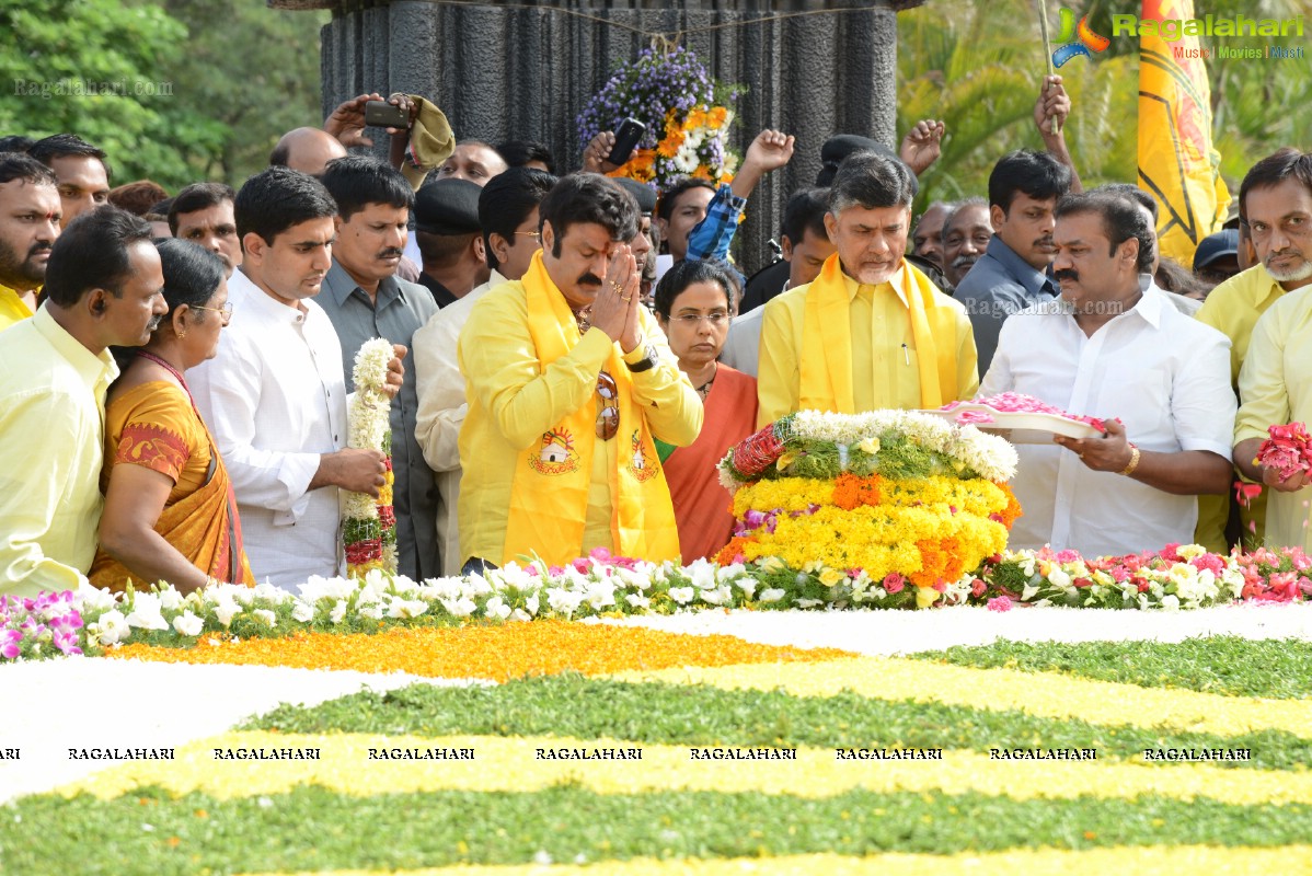 May 28, 2013: Nandamuri Family at NTR Ghat