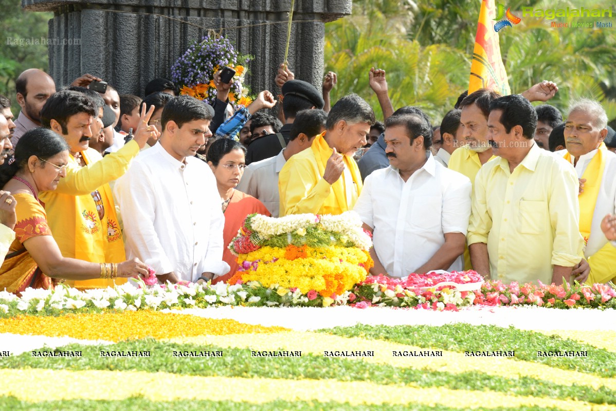 May 28, 2013: Nandamuri Family at NTR Ghat