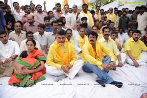 May 28, 2013: Nandamuri Family at NTR Ghat