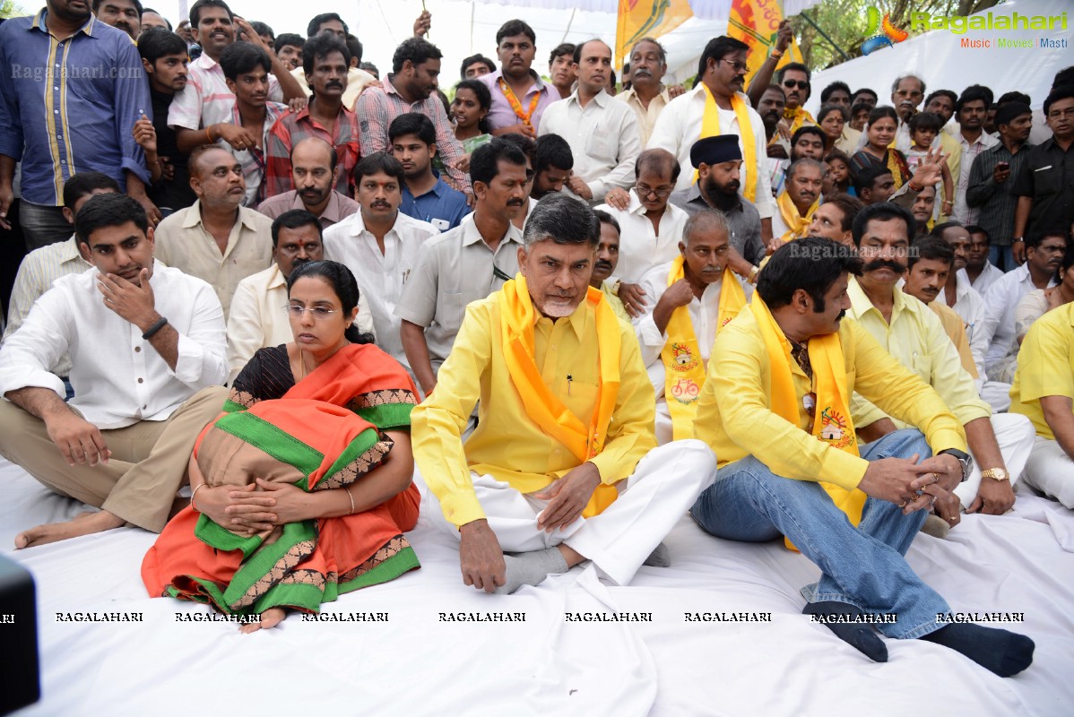 May 28, 2013: Nandamuri Family at NTR Ghat