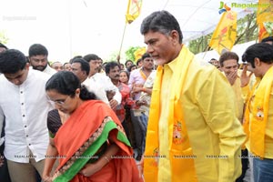 May 28, 2013: Nandamuri Family at NTR Ghat