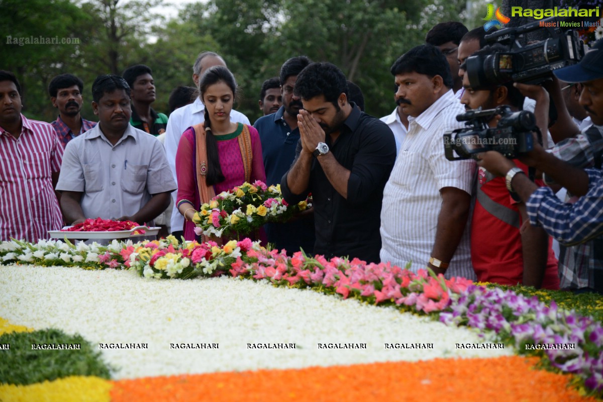 May 28, 2013: Nandamuri Family at NTR Ghat