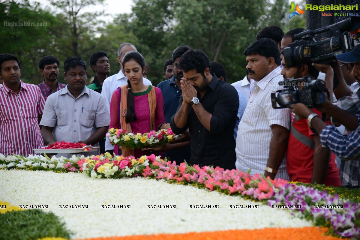 May 28, 2013: Nandamuri Family at NTR Ghat