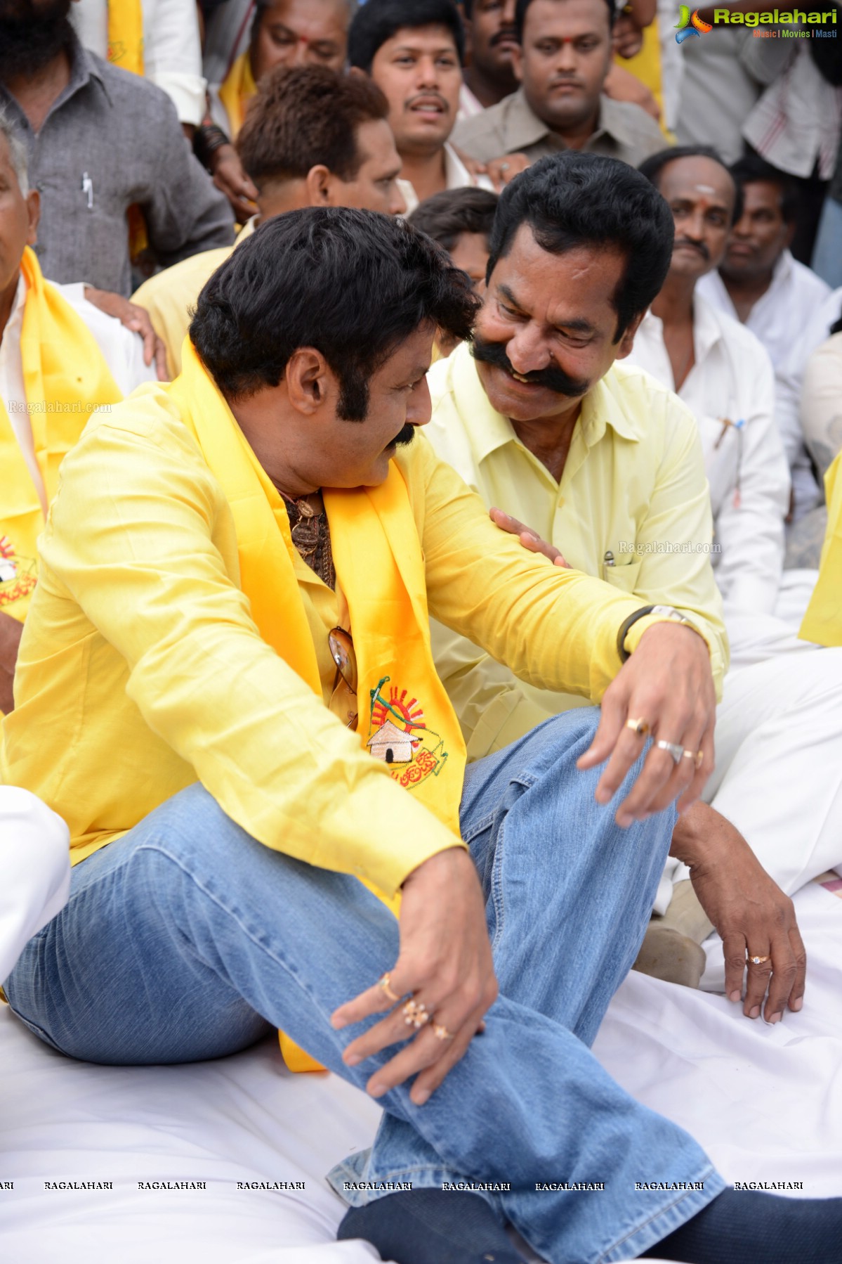 May 28, 2013: Nandamuri Family at NTR Ghat