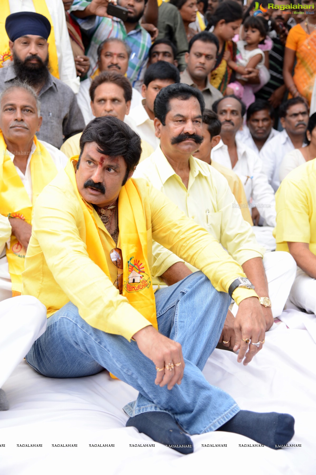 May 28, 2013: Nandamuri Family at NTR Ghat