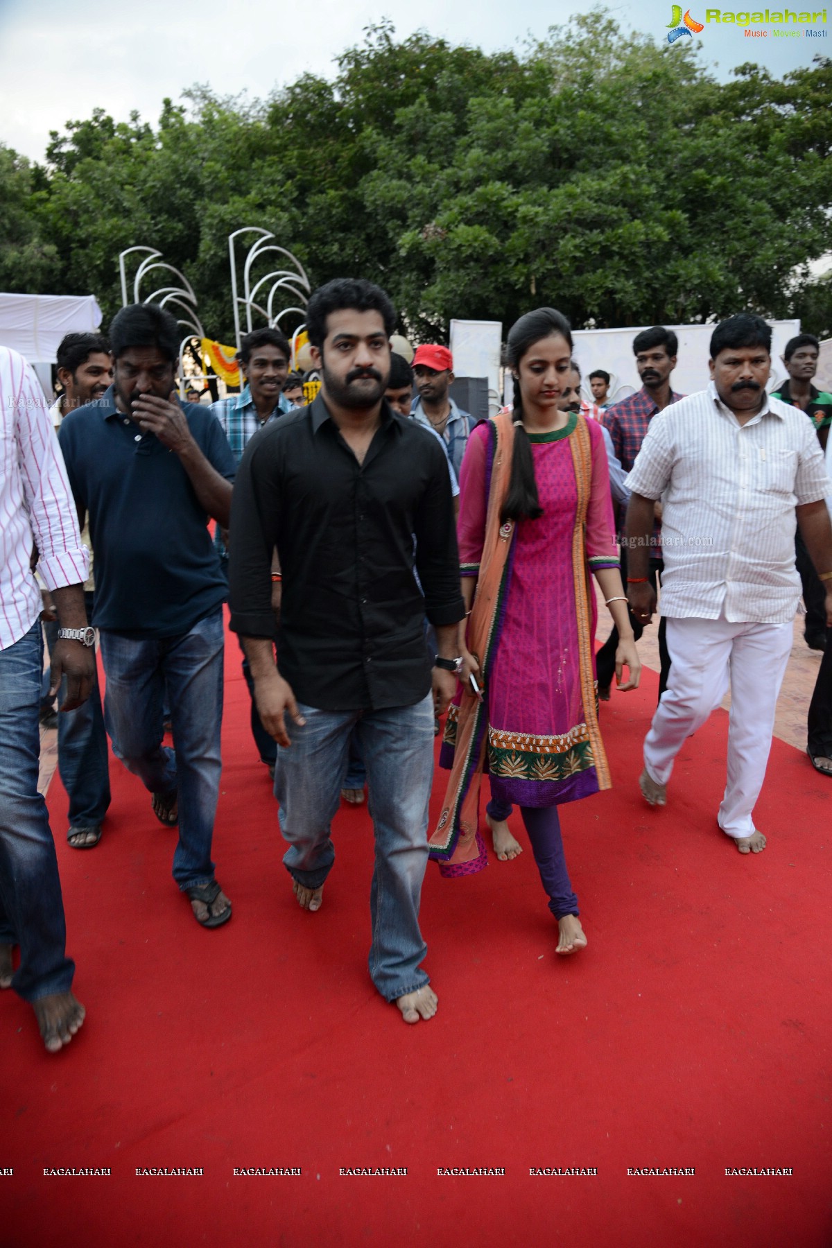 May 28, 2013: Nandamuri Family at NTR Ghat