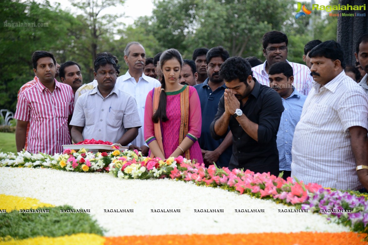 May 28, 2013: Nandamuri Family at NTR Ghat