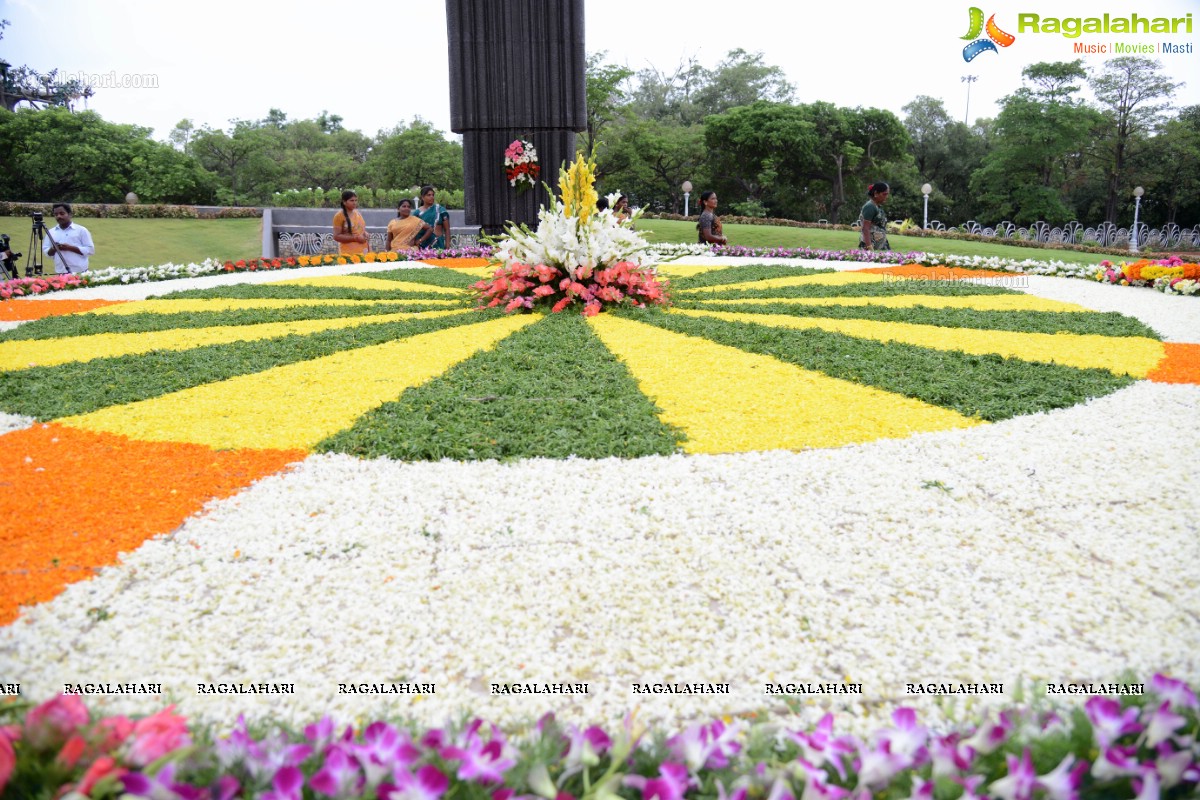 May 28, 2013: Nandamuri Family at NTR Ghat