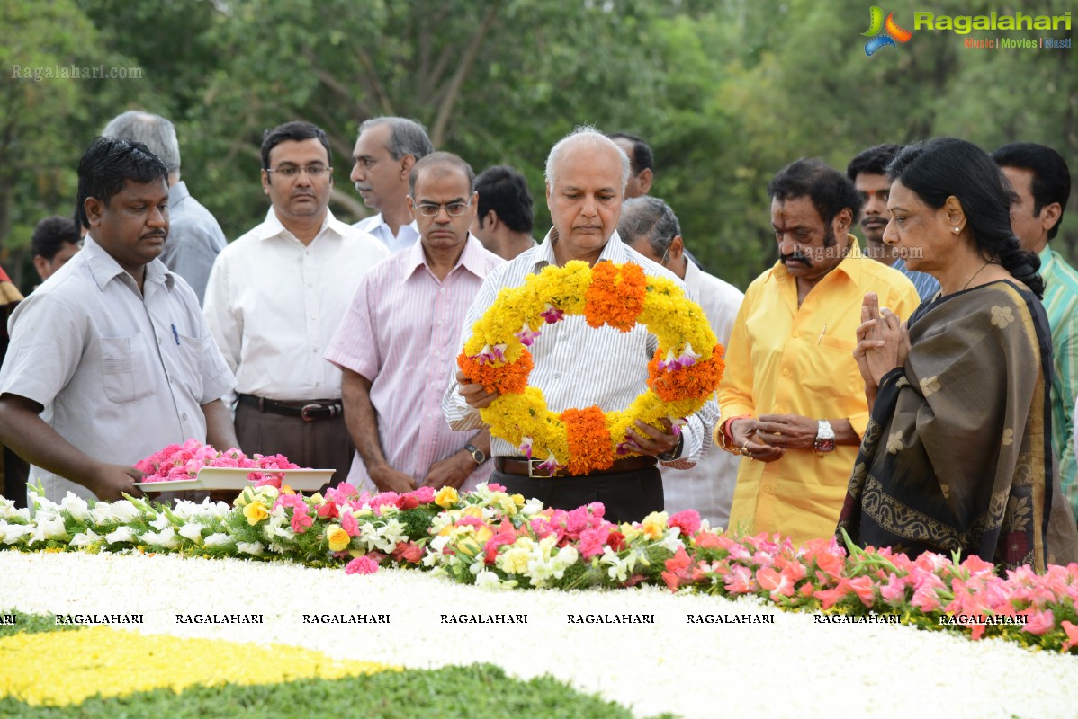 May 28, 2013: Nandamuri Family at NTR Ghat