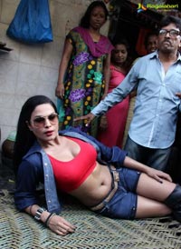 Veena Malik at Red Light Area