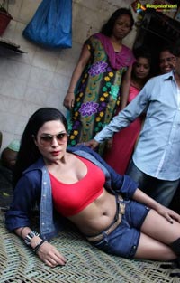 Veena Malik at Red Light Area