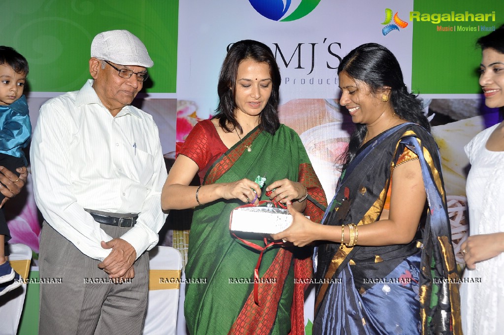 Amala launches SamJ's Natural Products, Hyderabad