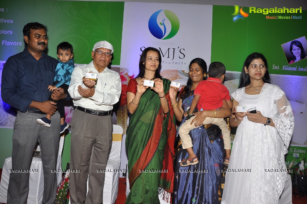 Amala launches SamJ's Natural Products, Hyderabad