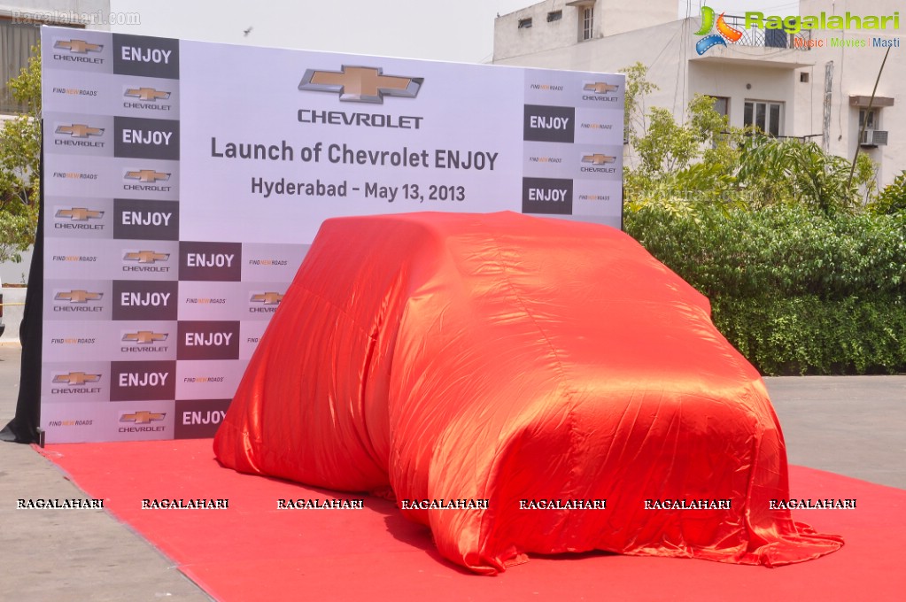 GM India Launches Chevrolet Enjoy Premium MPV in Hyderabad