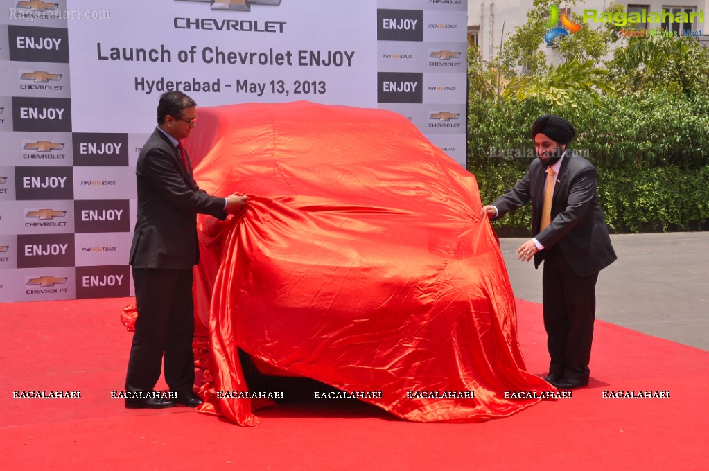 GM India Launches Chevrolet Enjoy Premium MPV in Hyderabad