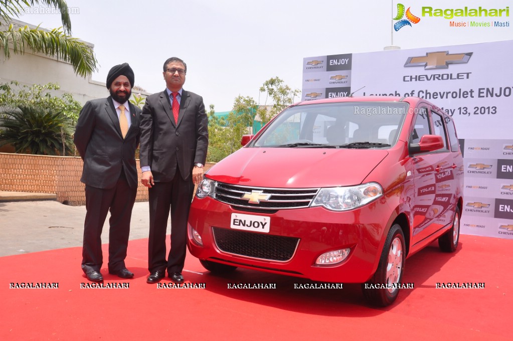 GM India Launches Chevrolet Enjoy Premium MPV in Hyderabad