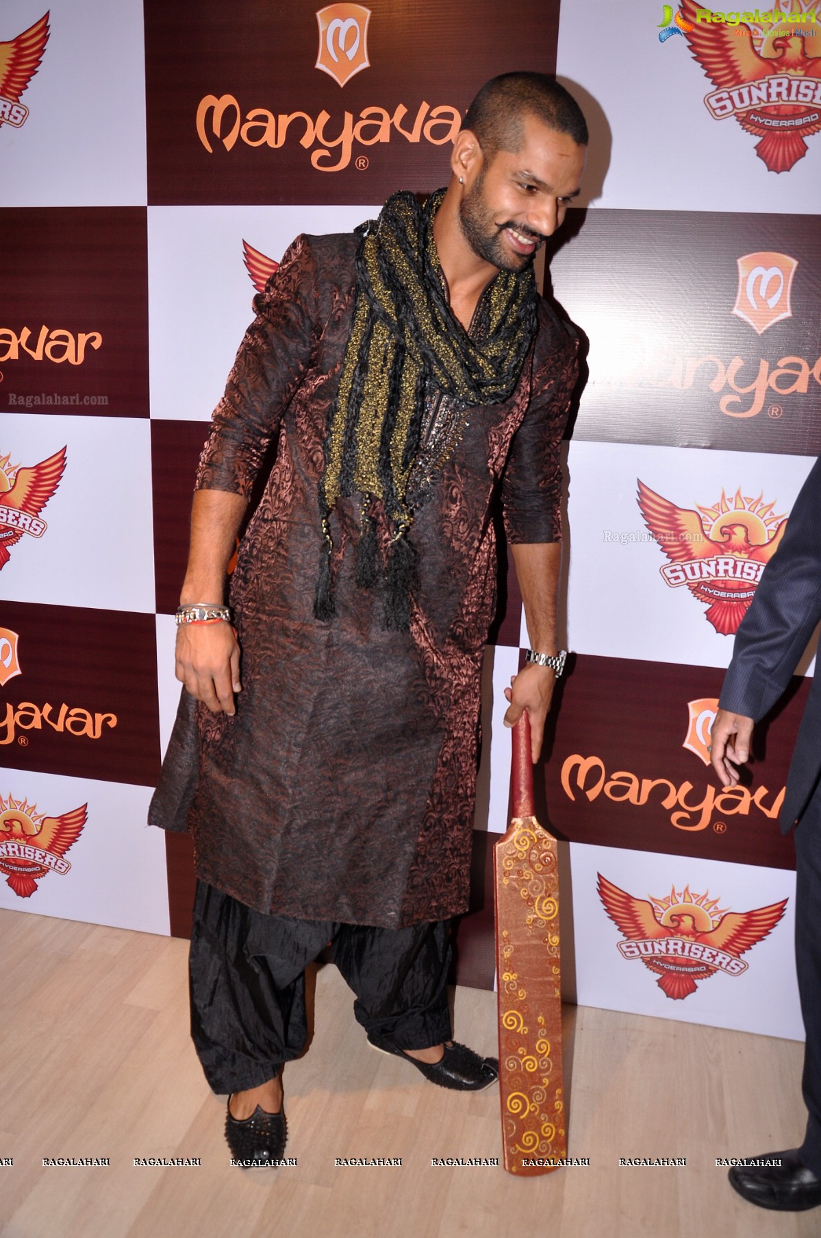 Sunrisers Hyderabad Team visits Manyavar Stores