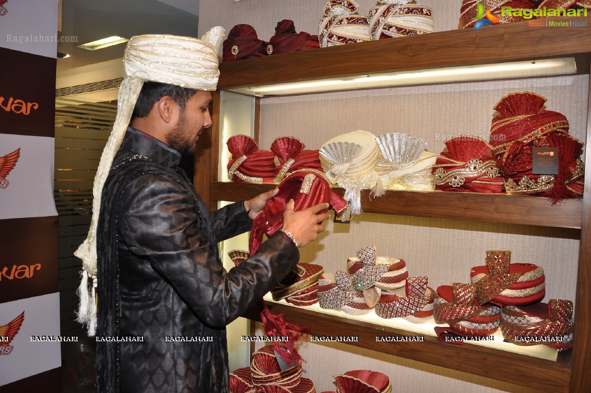 Sunrisers Hyderabad Team visits Manyavar Stores