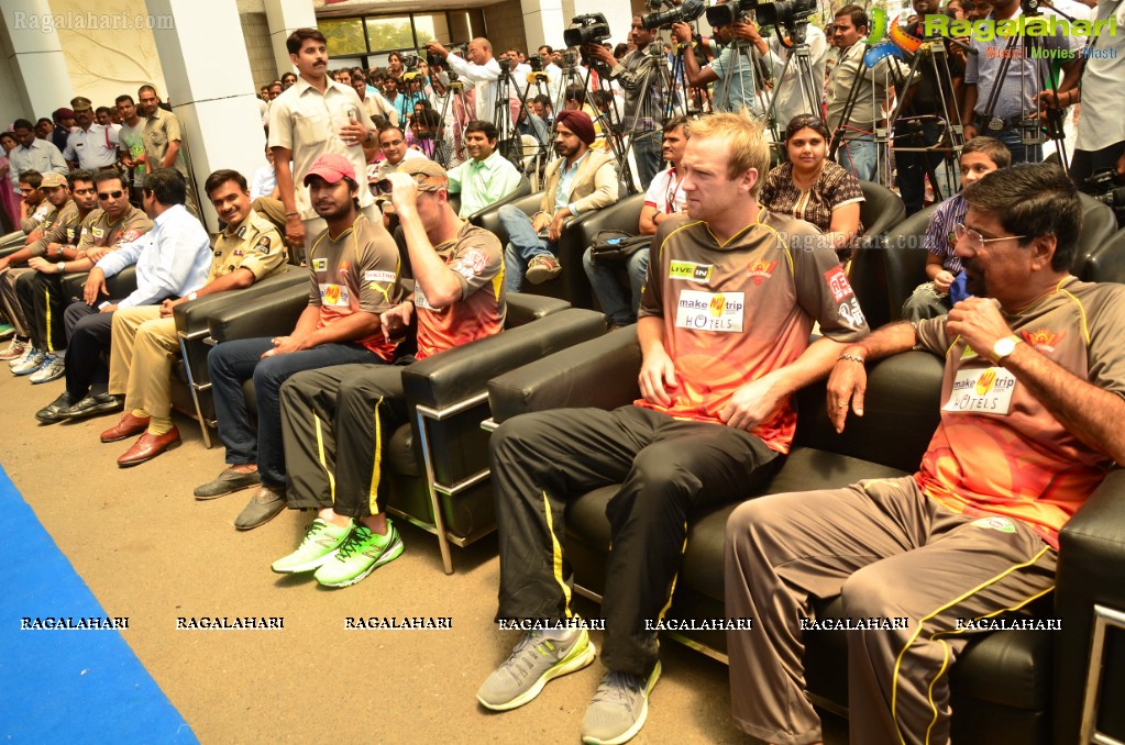 Road Safety & Accident Prevention Campaign launch by Apollo Hospitals and Hyderabad Traffic Police & GHMC