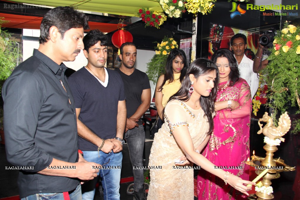 Jagapathi Babu launches Thugs of Grill