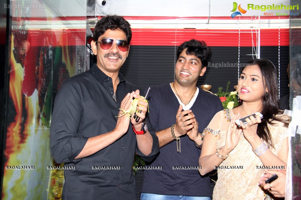 Jagapathi Babu launches Thugs of Grill