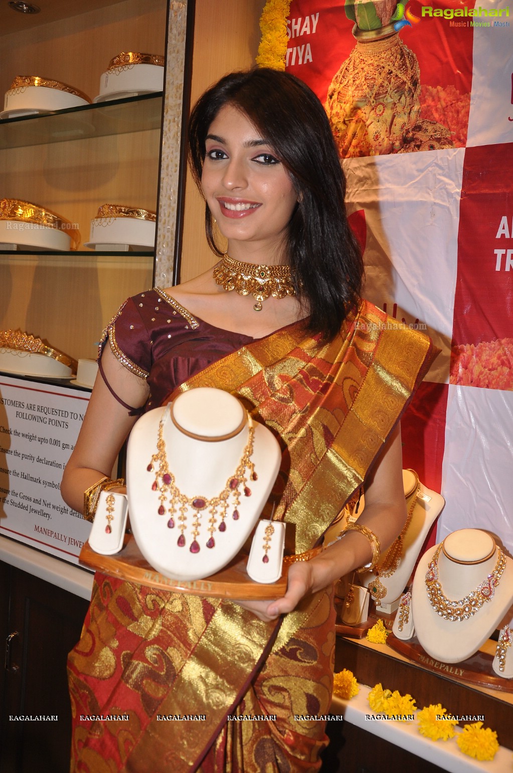 Akshaya Tritiya Collections 2013 at Manepally Jewellers, Hyderabad