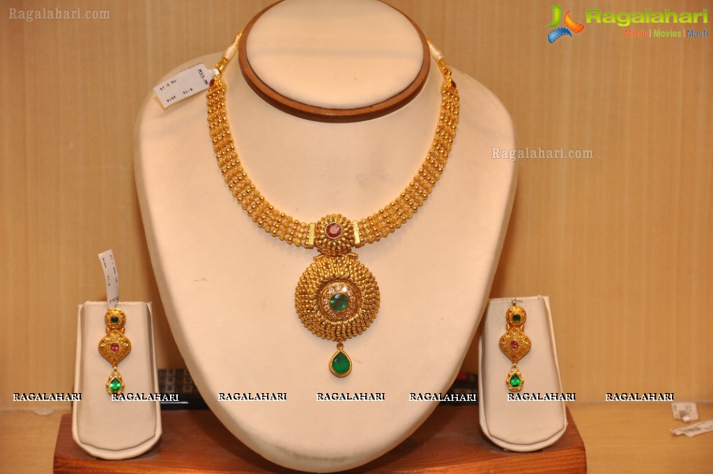 Akshaya Tritiya Collections 2013 at Manepally Jewellers, Hyderabad