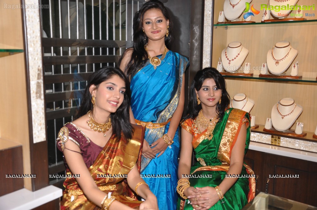 Akshaya Tritiya Collections 2013 at Manepally Jewellers, Hyderabad