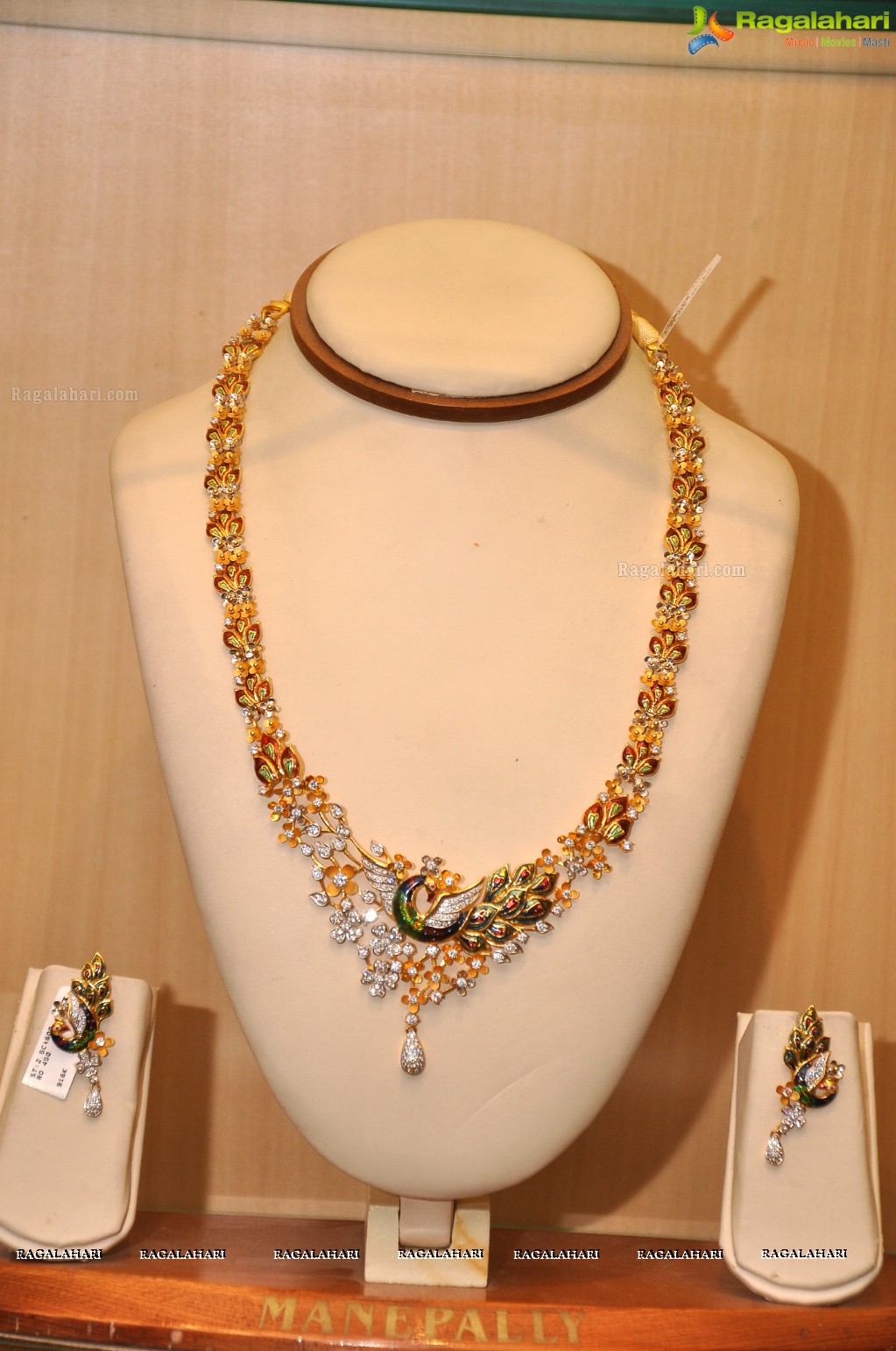 Akshaya Tritiya Collections 2013 at Manepally Jewellers, Hyderabad