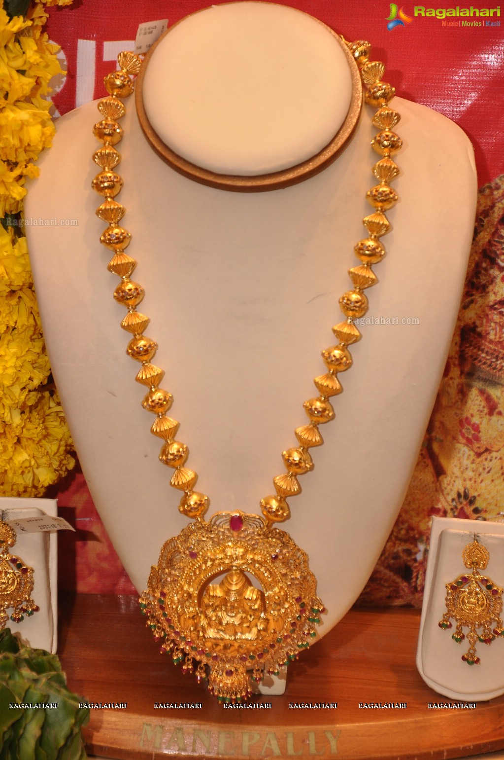 Akshaya Tritiya Collections 2013 at Manepally Jewellers, Hyderabad