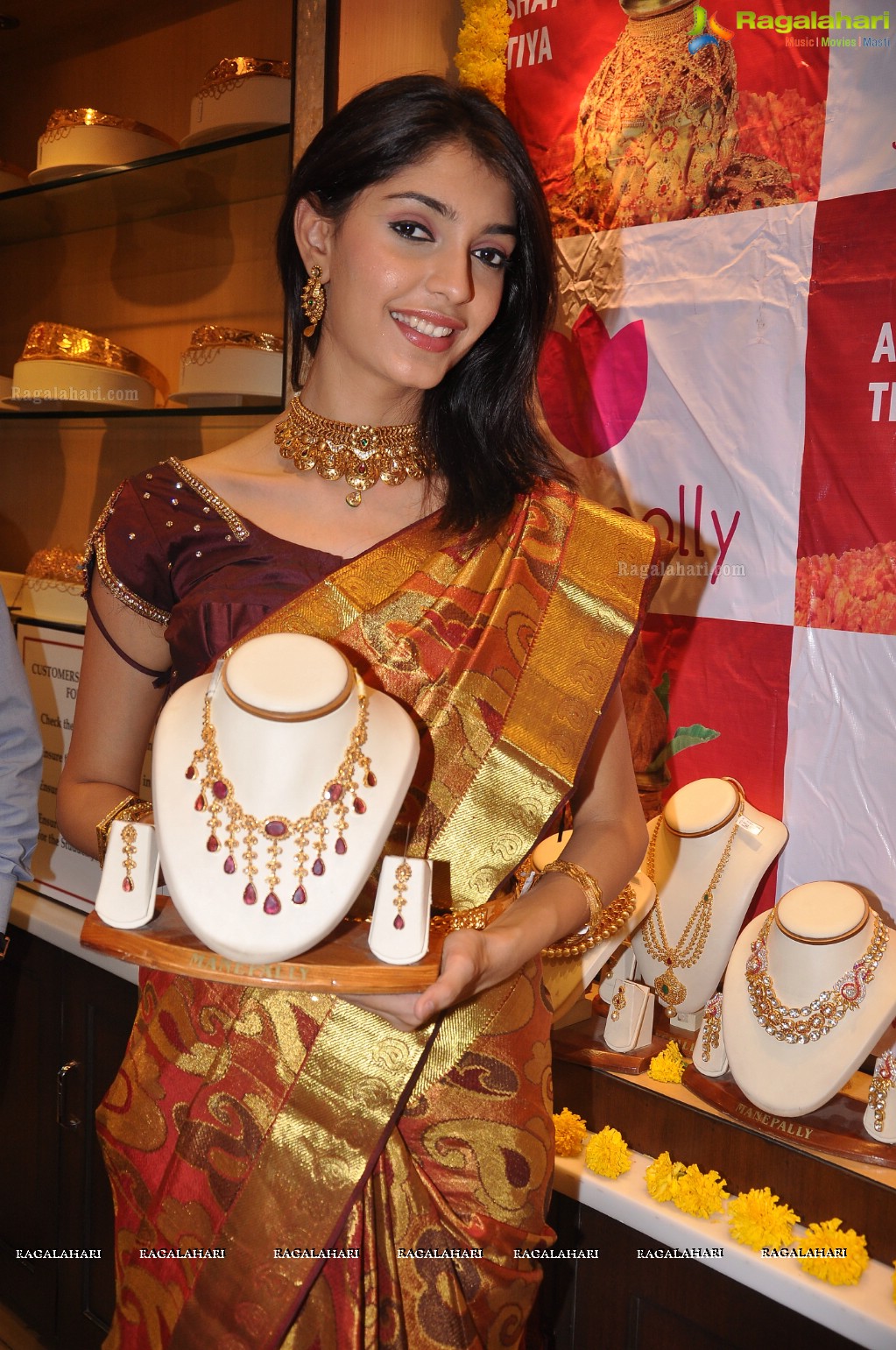 Akshaya Tritiya Collections 2013 at Manepally Jewellers, Hyderabad