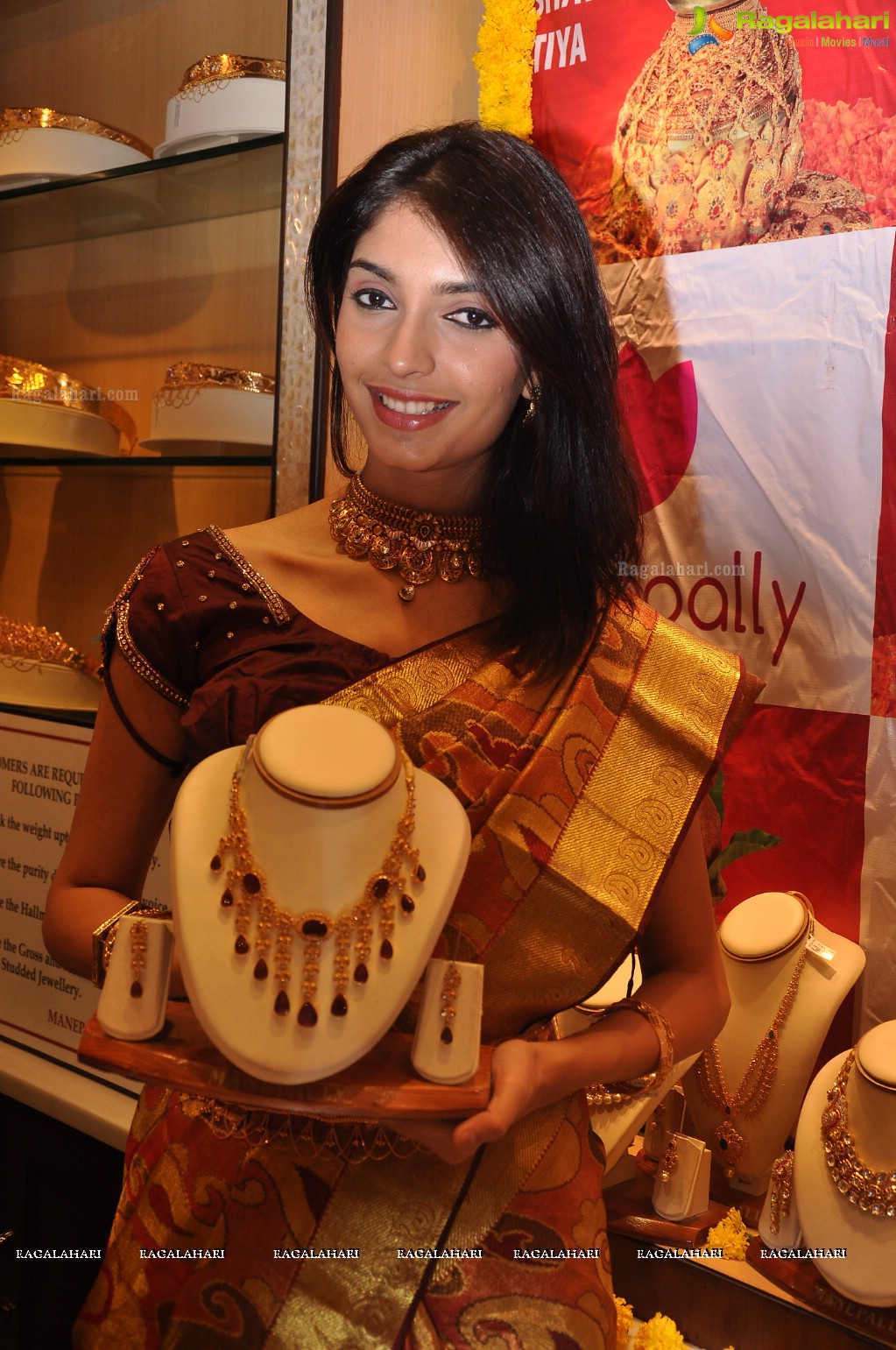 Akshaya Tritiya Collections 2013 at Manepally Jewellers, Hyderabad