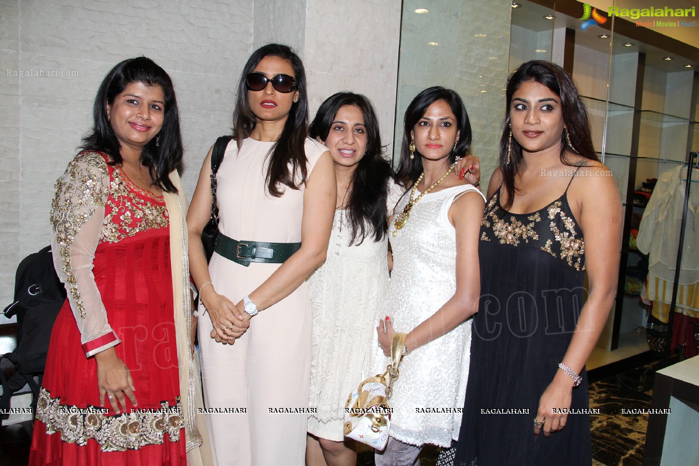 Namrata Shirodkar inaugurates Nikitha Reddy's Designer Trunk Show at Park Hyatt, Hyderabad